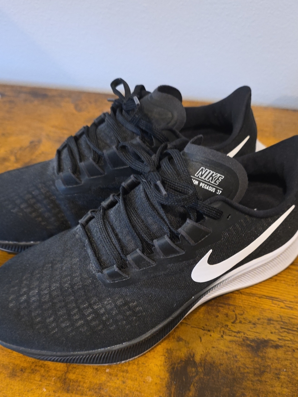 Nike Black and White Running Sneakers